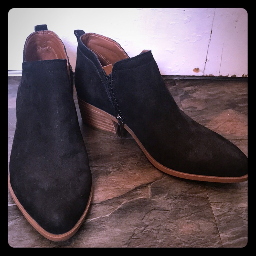 Black leather Ankle boots